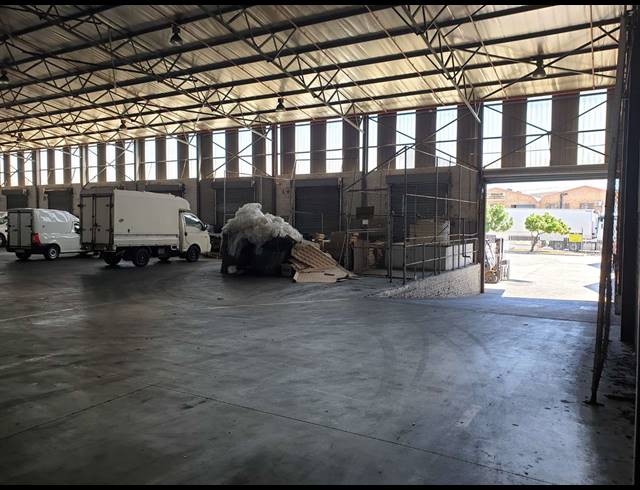 3,000M² WAREHOUSE TO LET IN KILLARNEY GARDENS